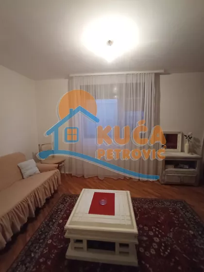 Kninska | 4zida.rs