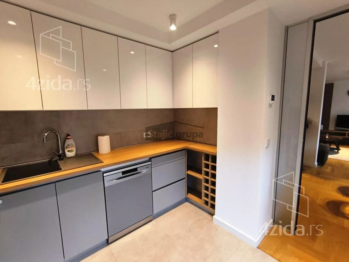 Petosoban stan | 4zida