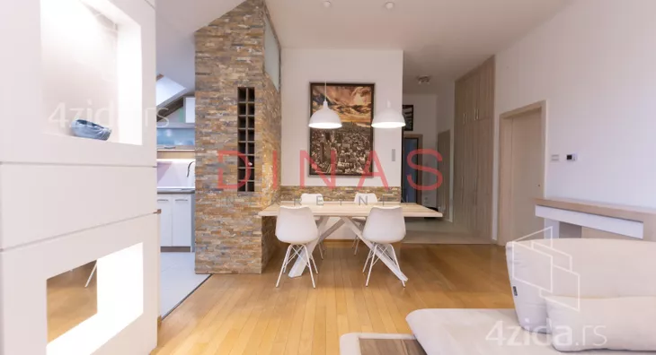 Petosoban stan | 4zida