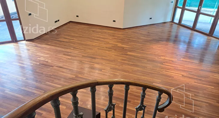 5-etažna kuća | 4zida