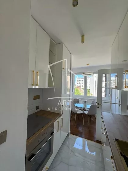 Jovana Rajića | 4zida.rs