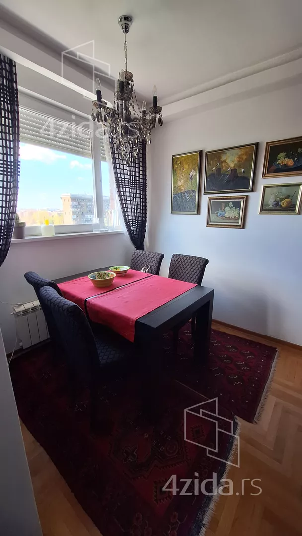 Četvoroiposoban stan | 4zida