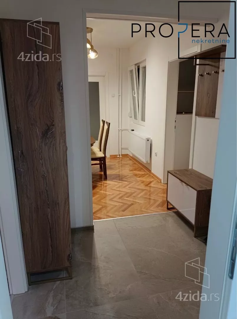 Četvoroiposoban stan | 4zida