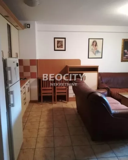 Petra Drapšina | 4zida.rs