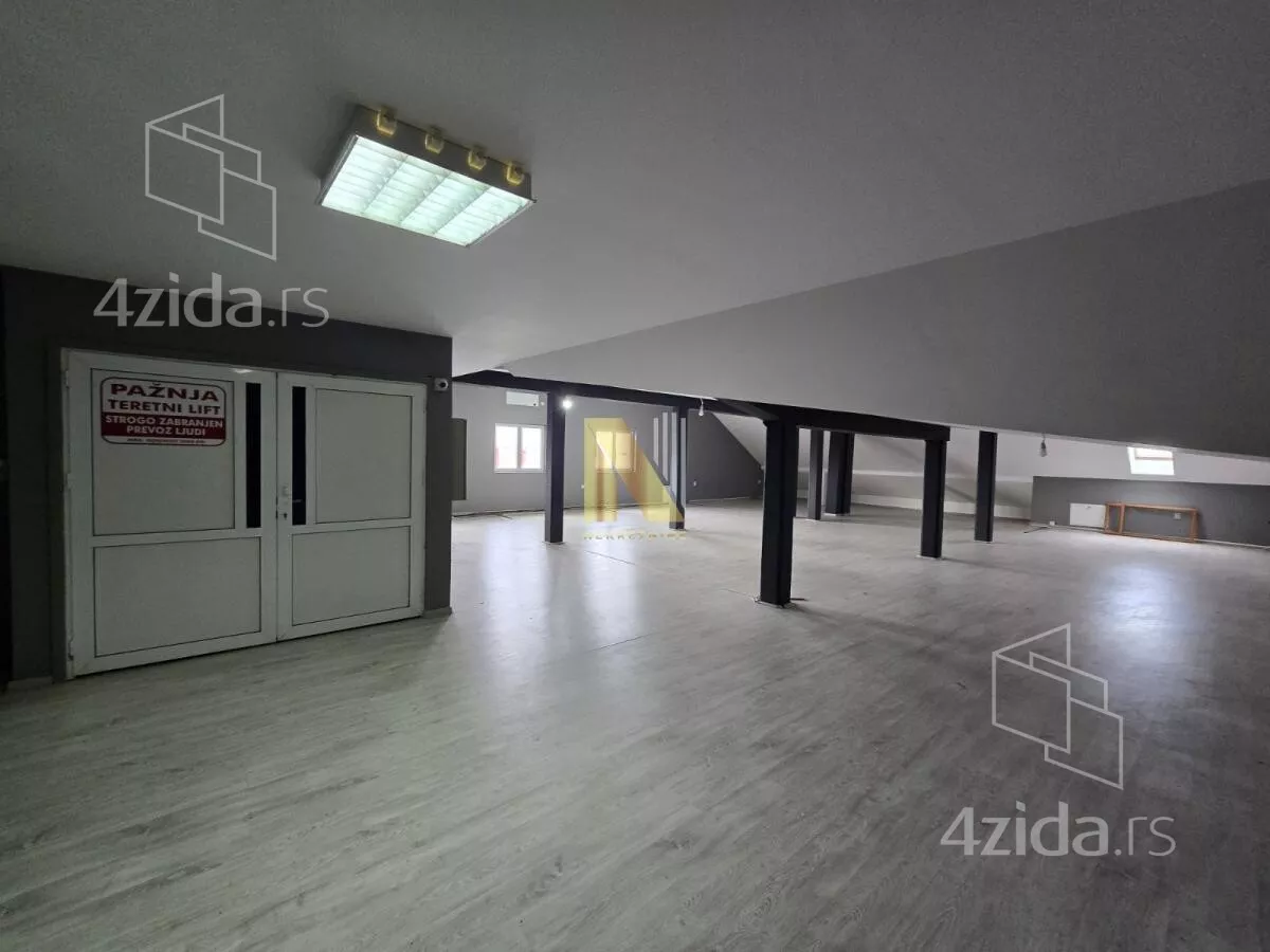 Poslovna zgrada | 4zida