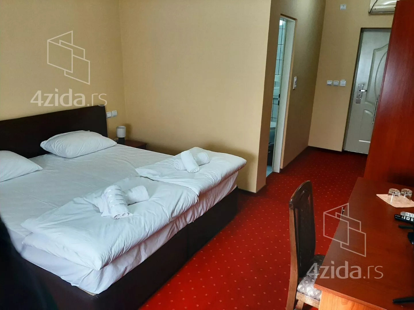 Poslovna zgrada | 4zida