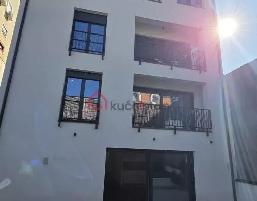 Četvoroiposoban stan | 4zida