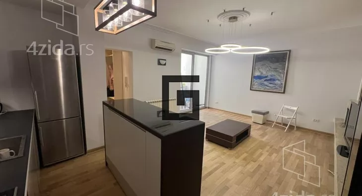 Četvoroiposoban stan | 4zida