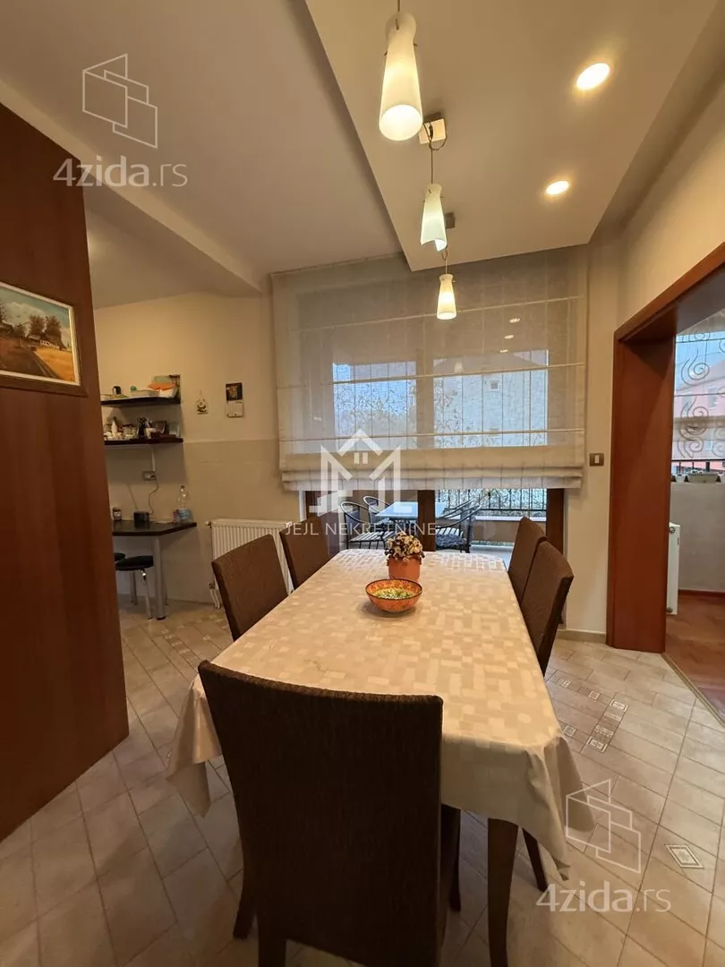 Petosoban stan | 4zida