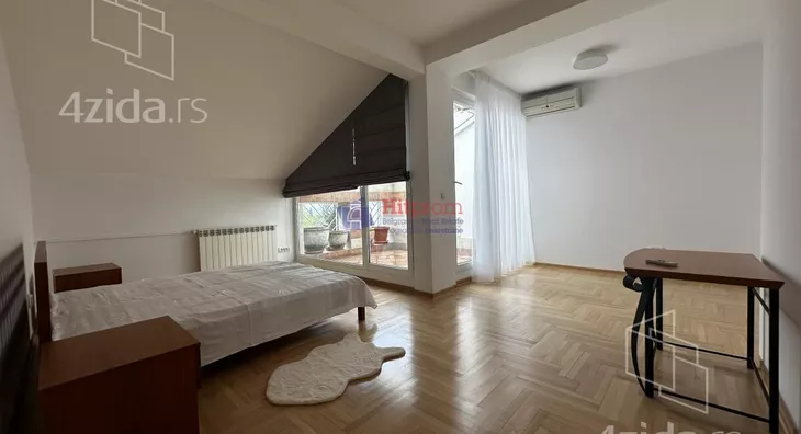 Šestosoban stan | 4zida