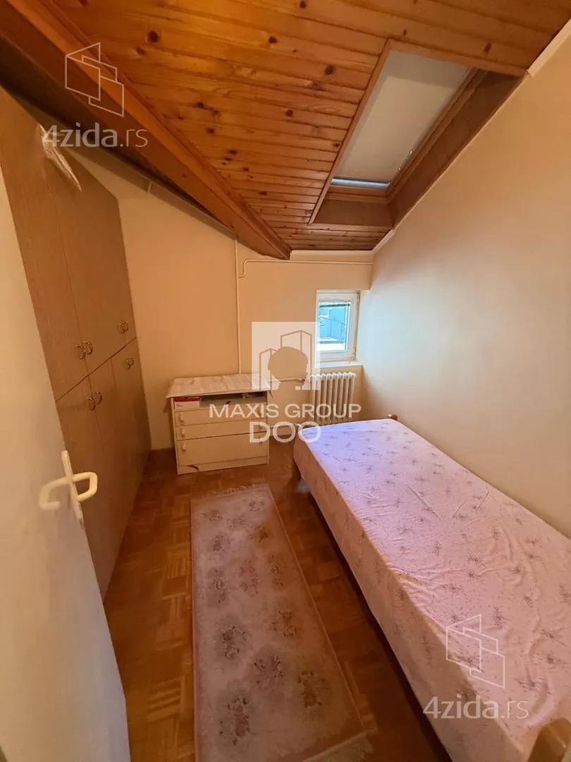 Četvoroiposoban stan | 4zida