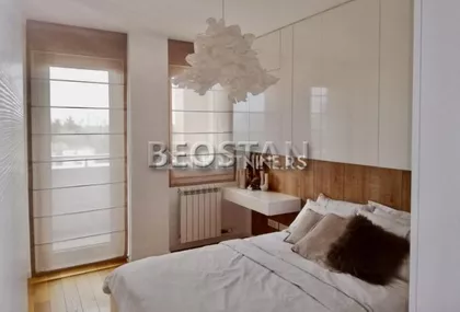 Uroša Martinovića | 4zida.rs