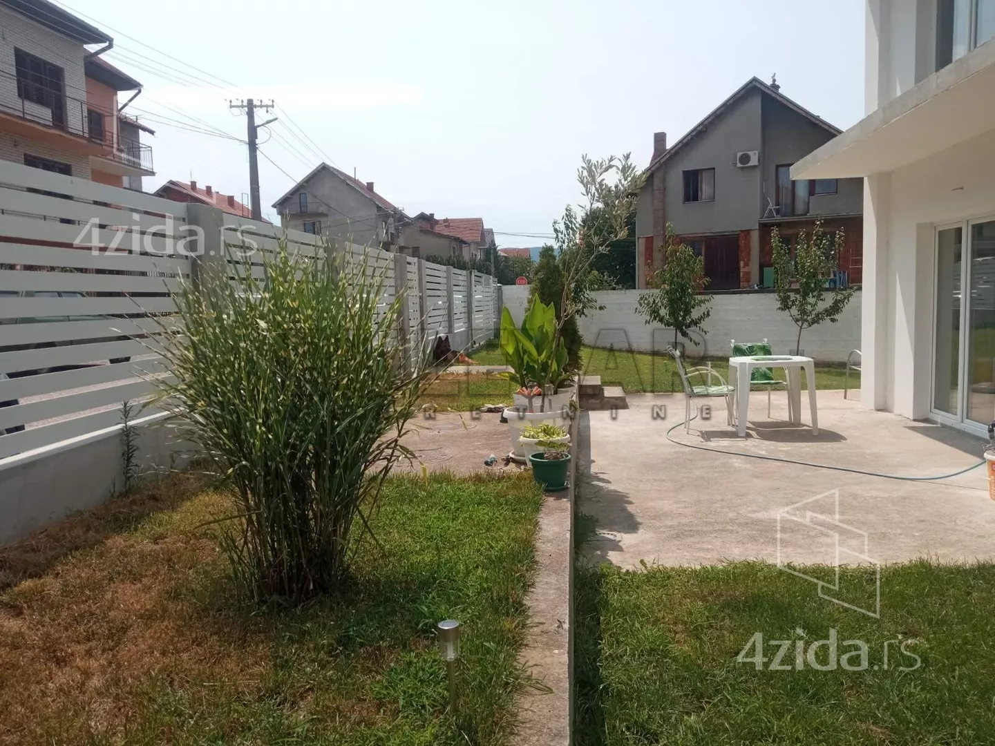 Lokal | 4zida