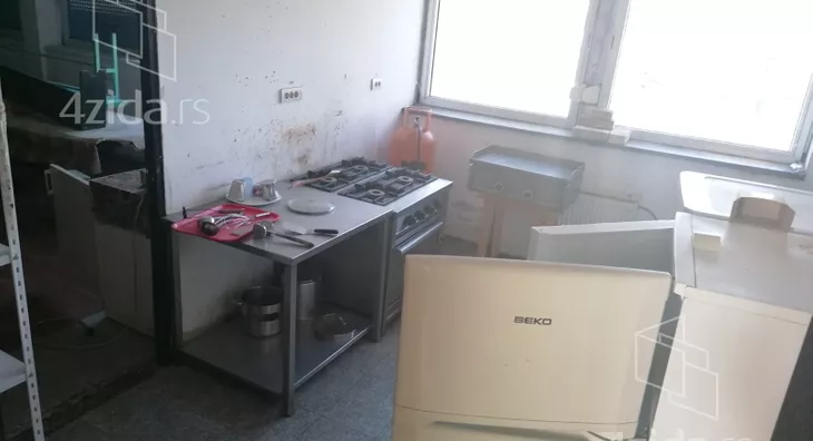 Poslovni prostor | 4zida