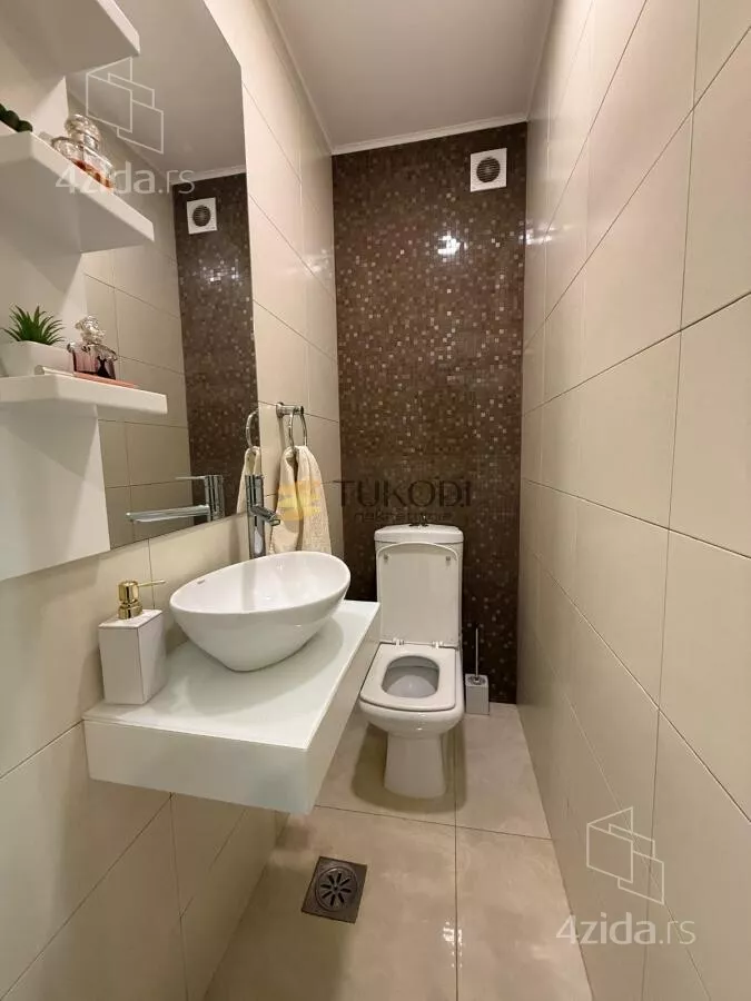 Petosoban stan | 4zida