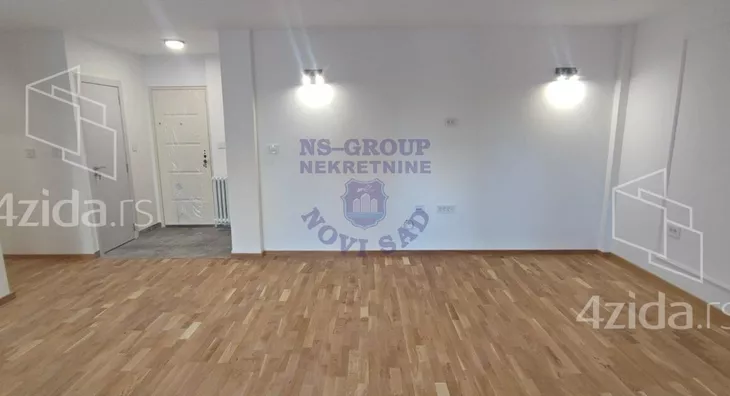 Četvoroiposoban stan | 4zida