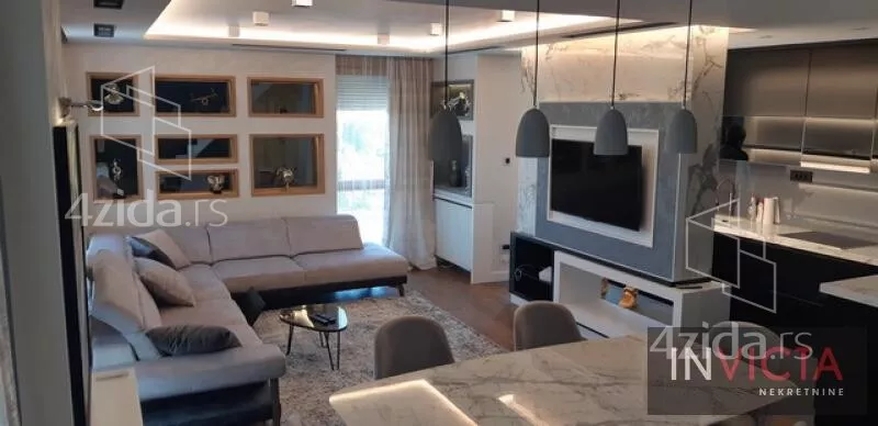 Petosoban stan | 4zida