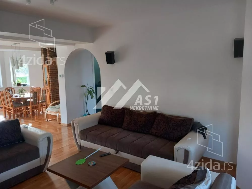 4-etažna kuća | 4zida