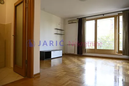 Crveni Krst Vračar | 4zida.rs