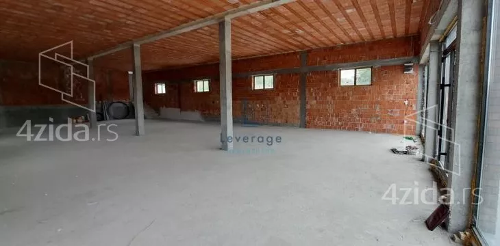 Poslovna zgrada | 4zida