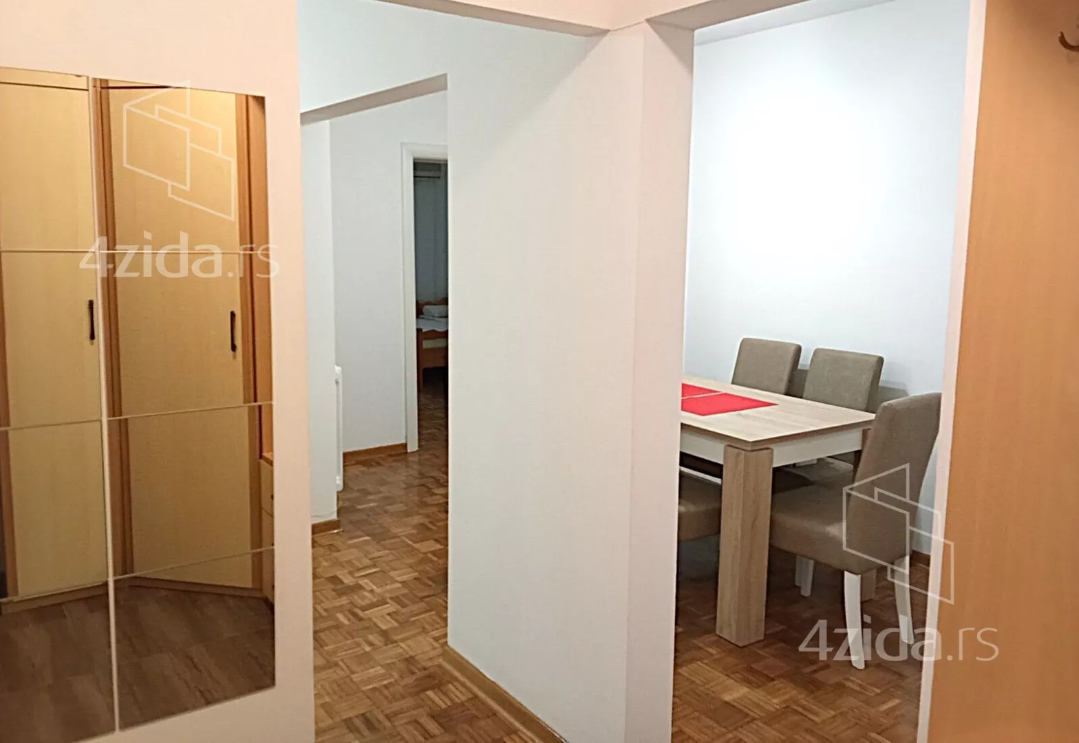 Troiposoban stan | 4zida