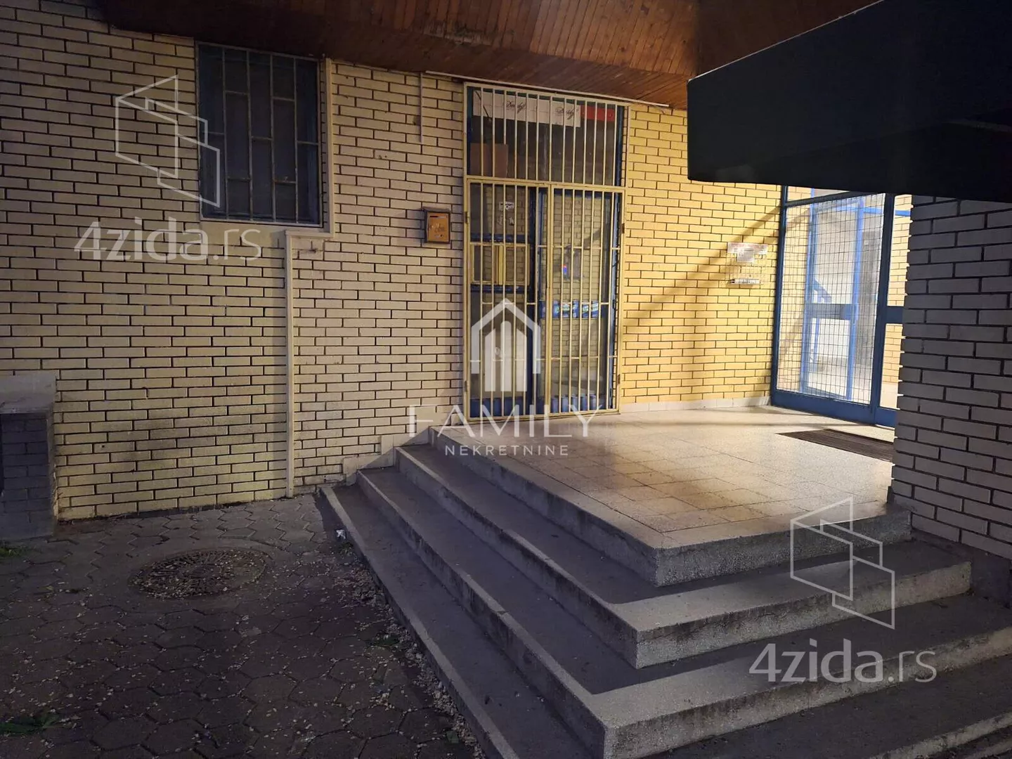 Poslovni prostor | 4zida