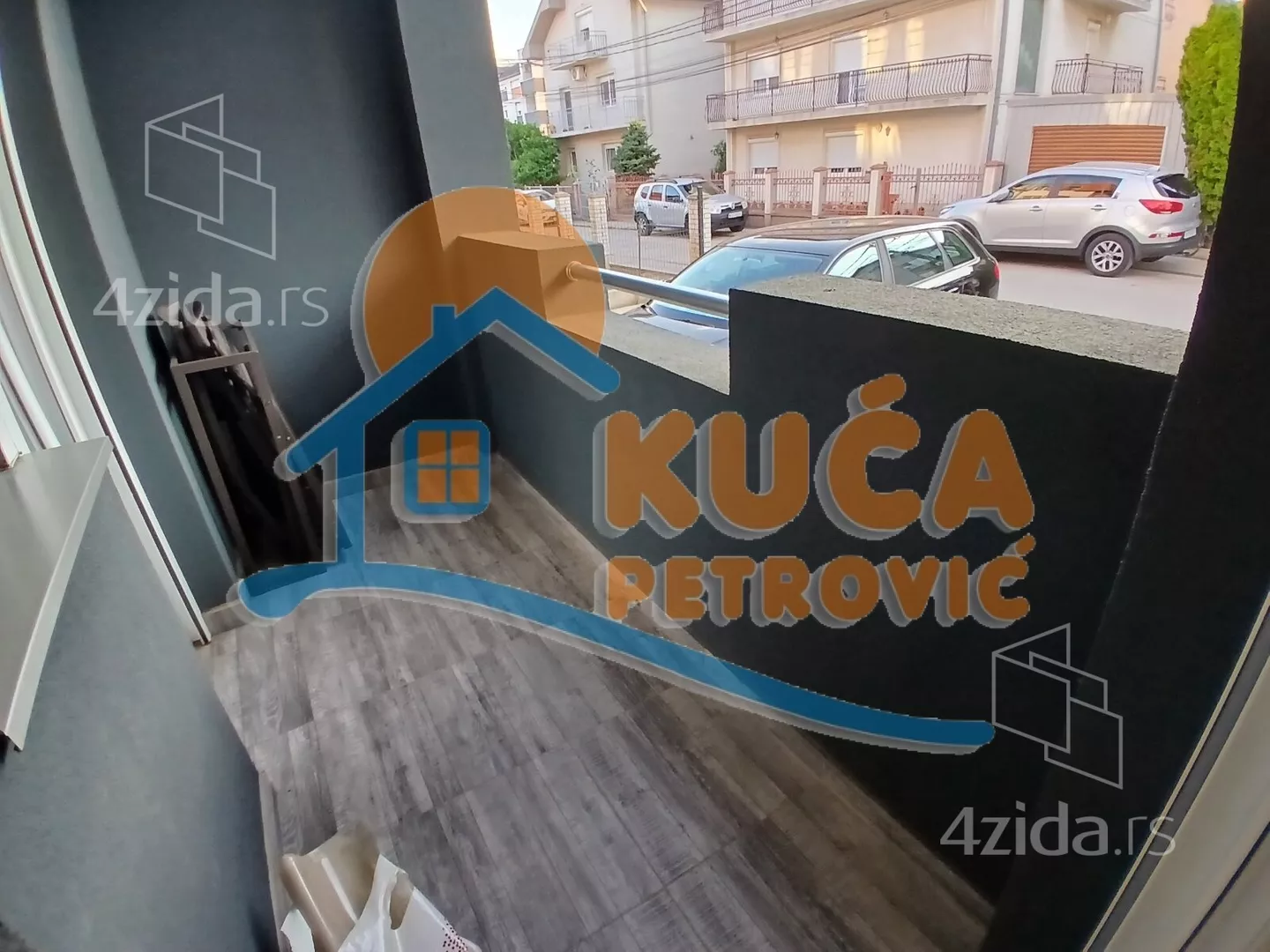 Jednoiposoban stan | 4zida