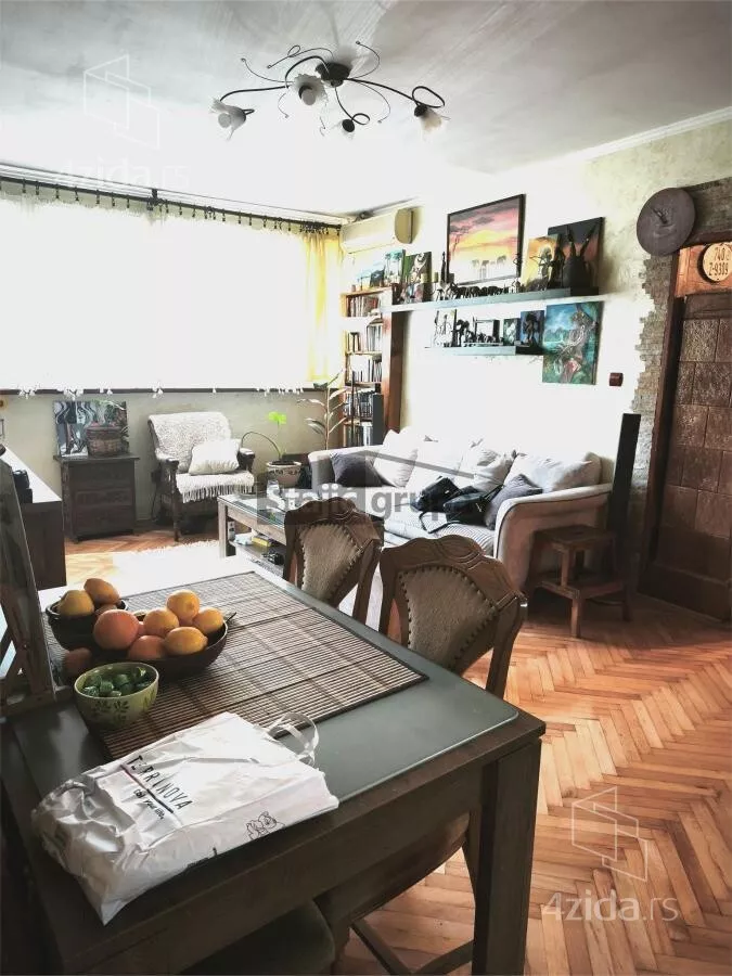 Troiposoban stan | 4zida