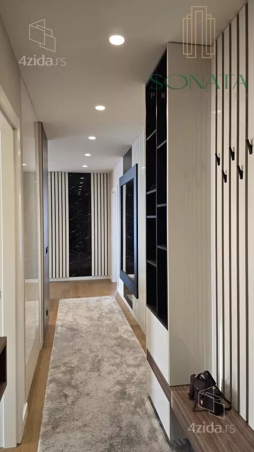 Petosoban stan | 4zida