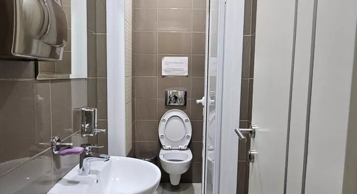 Poslovna zgrada | 4zida