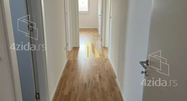 Četvoroiposoban stan | 4zida