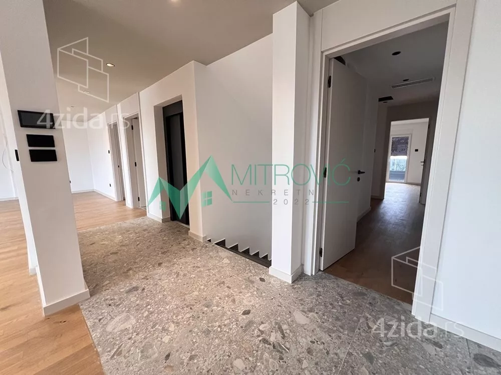 Petosoban stan | 4zida