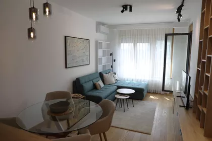 Tadije Sondermajera | 4zida.rs