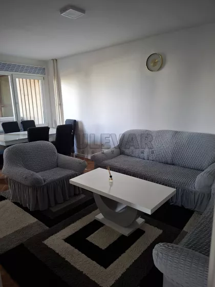 Trg 14. oktobra | 4zida.rs
