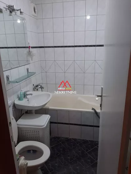 Bulevar Cara Lazara | 4zida.rs