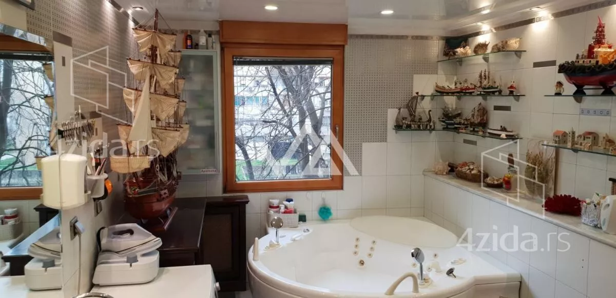 Petosoban stan | 4zida