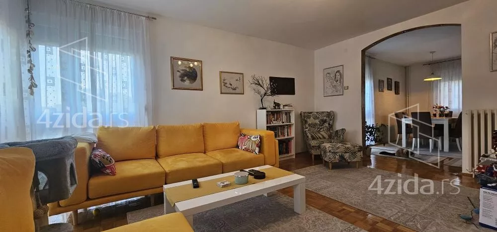 Troiposoban stan | 4zida