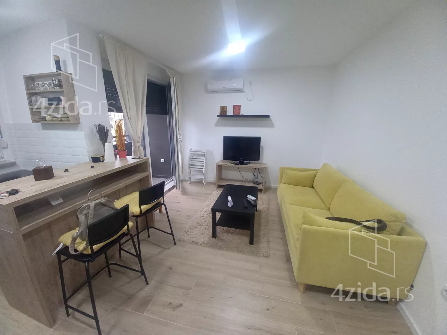 Jednoiposoban stan | 4zida