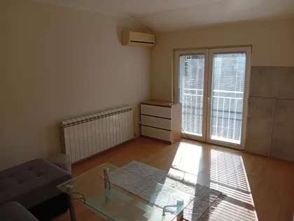 Dušana Radovića 6 | 4zida.rs