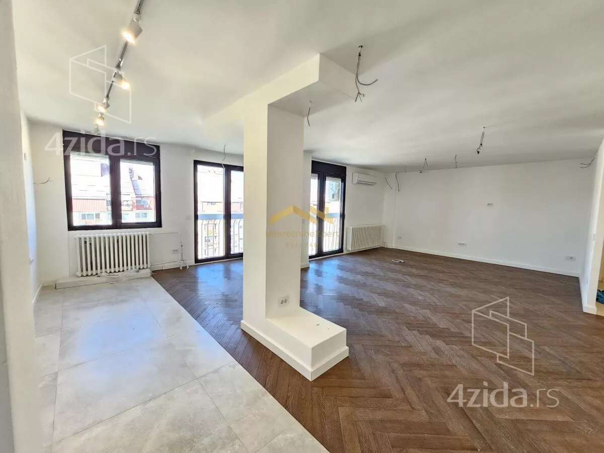 Četvoroiposoban stan | 4zida