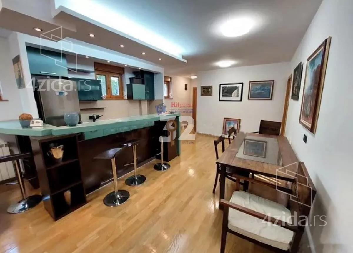 Troiposoban stan | 4zida