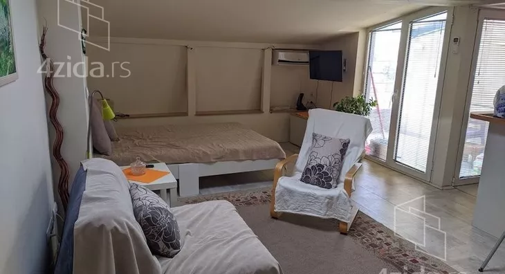 Troiposoban stan | 4zida