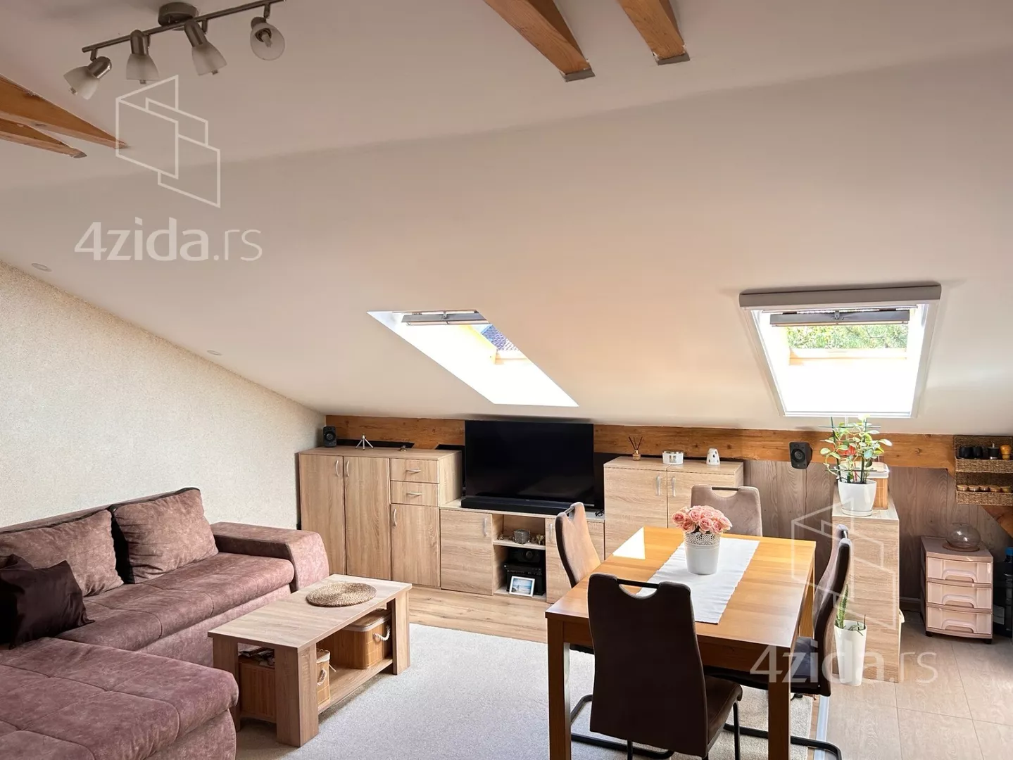 Jednoiposoban stan | 4zida