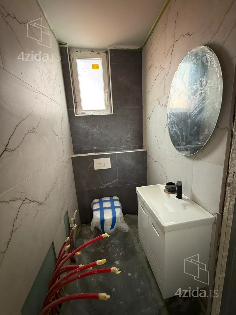 Šestosoban stan | 4zida