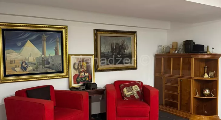 Poslovna zgrada | 4zida