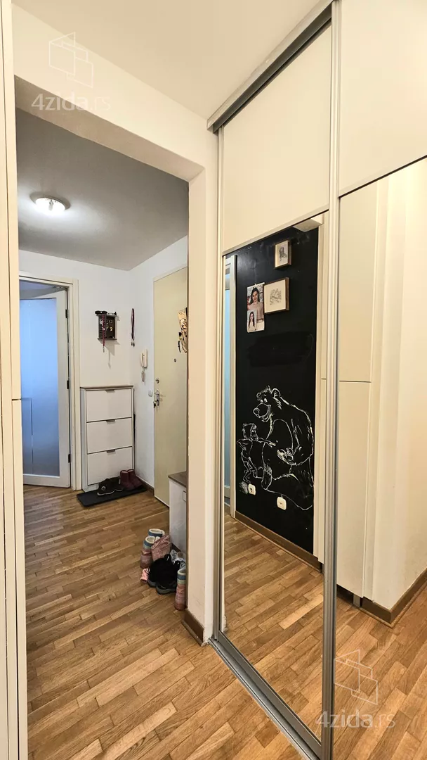 Troiposoban stan | 4zida