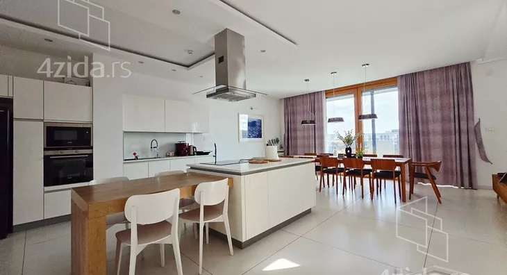 Sedmosoban stan | 4zida