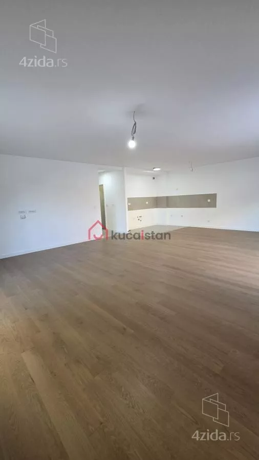 Četvoroiposoban stan | 4zida