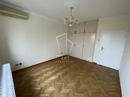 Senjačka | 4zida.rs