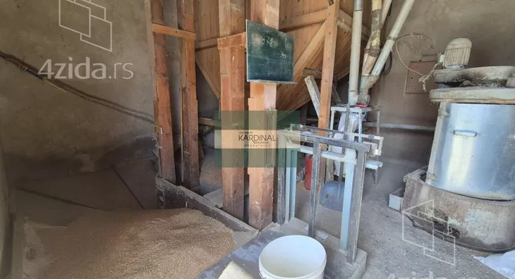 Poslovna zgrada | 4zida